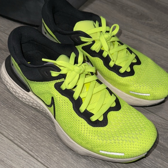 Nike Invincible Run ZoomX 10mens - Picture 3 of 8